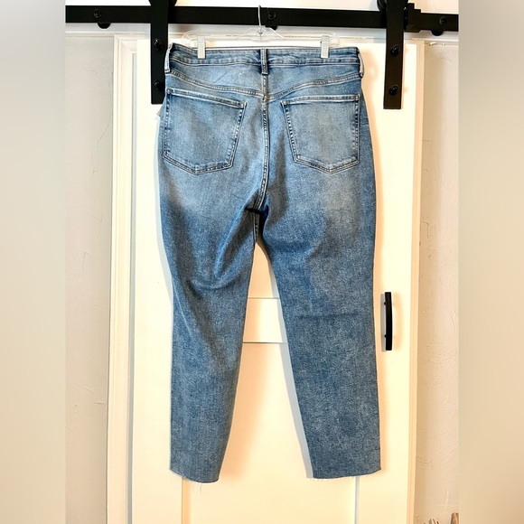 NWT High-Waisted OG Straight Ripped Cut-Off Ankle Jeans for Women - Picture 4 of 6